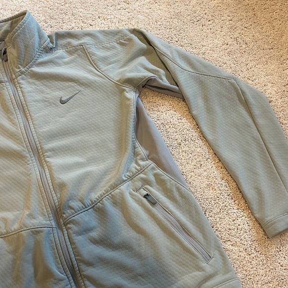Nike Jacket - Picture 3 of 9